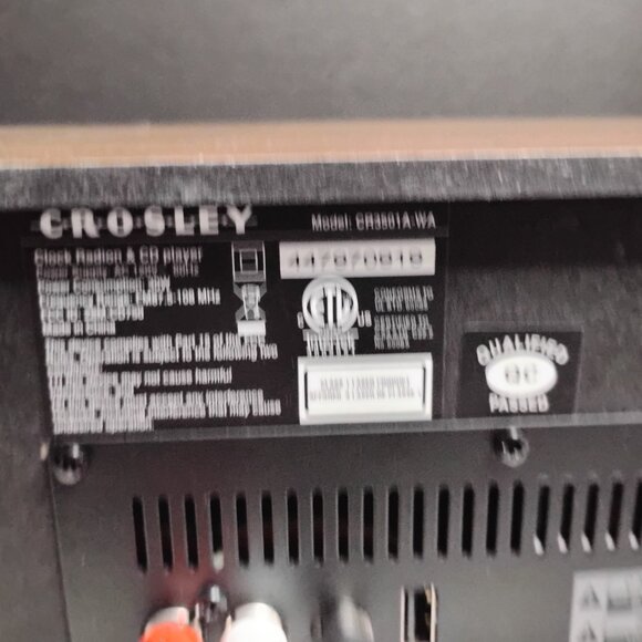 Crosley Fleetwood Speaker Radio Cd Player In Walnut (Bluetooth, Radio, CD) - Picture 6 of 15